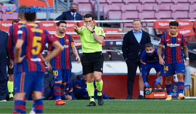 Treo giò là gì? Những luật treo giò trong bóng đá 1 Treo giò là gì? Những luật treo giò trong bóng đá?